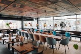 På Halifax Frederiksberg kan du få lækre burgers og sides i den hyggelige restaurant med massere af siddepladser