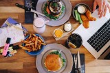 På Halifax burgers får du 20 procent studierabat på al mad og drikke burgere og drinks i købenahvn hillerød køge odense lyngby roskilde